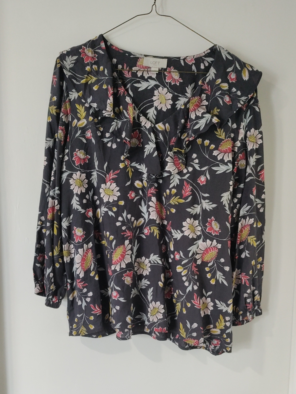 LOFT Black/Slate Gray Floral Ruffle-Trim Long Sleeve Blouse Size L